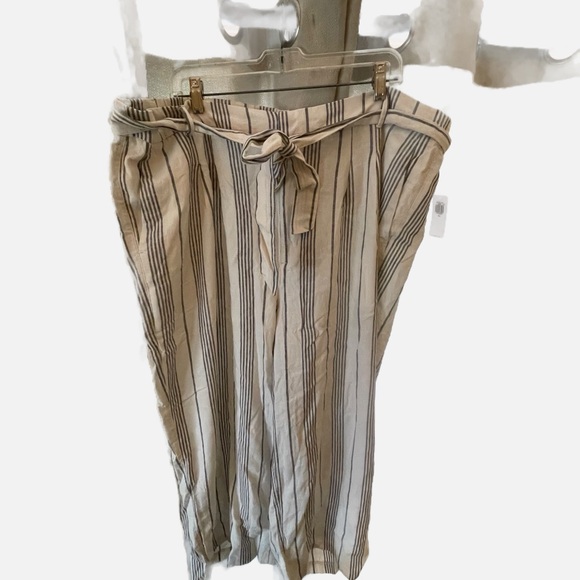 NWT Old Navy, high waisted linen blend cropped wide leg pants.  XXL - Picture 1 of 5